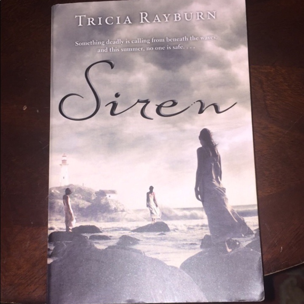 Siren by Tricia Rayburn Book